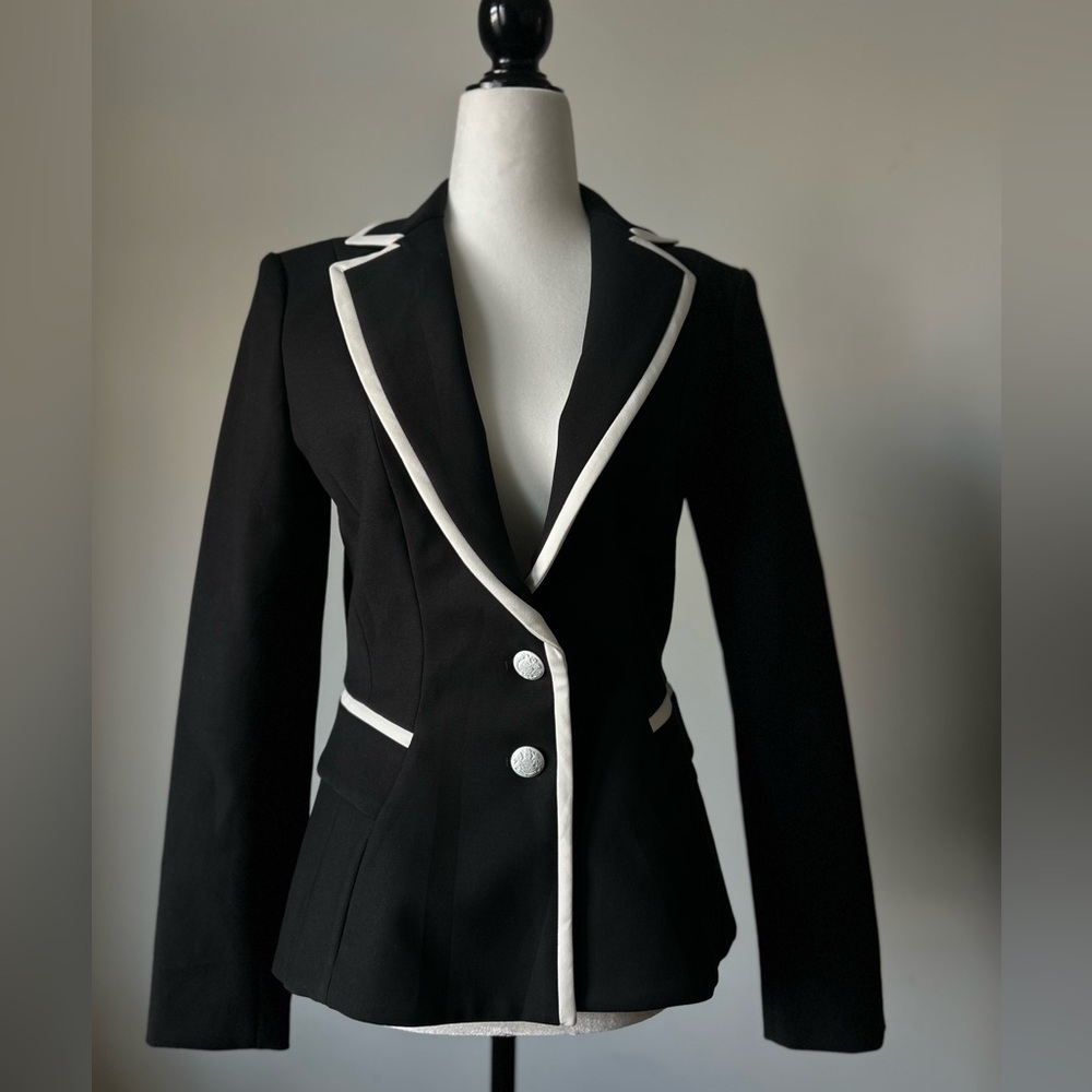 White House Black Market Contrast Signature Blazer